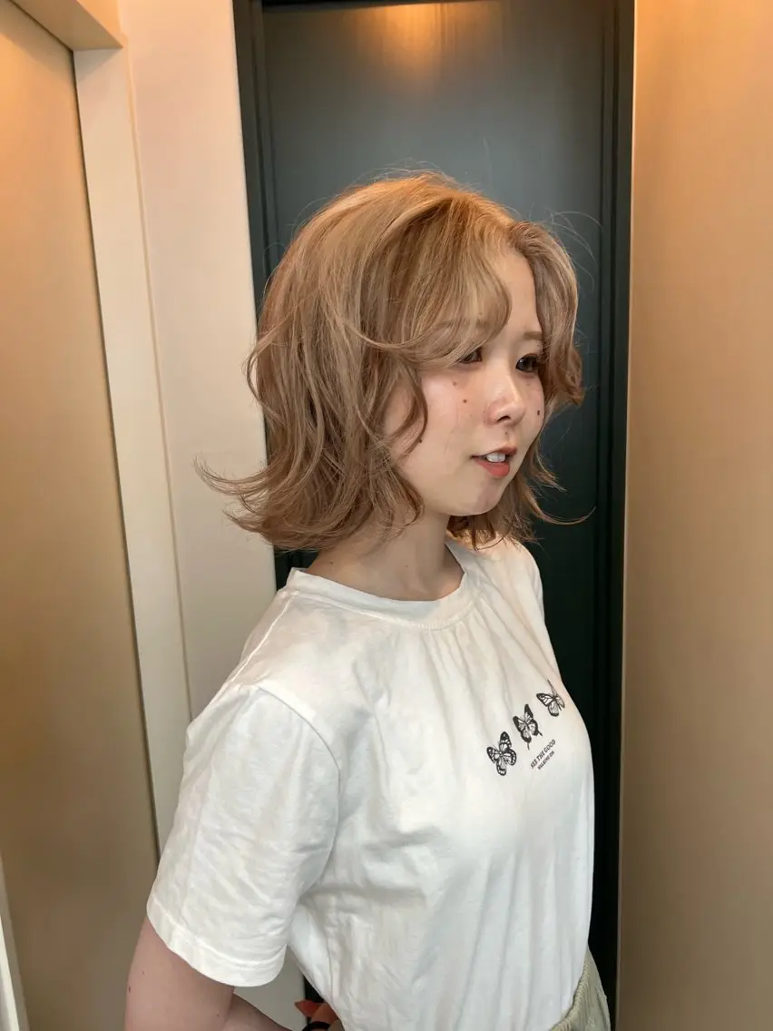 ミディアム カラー カット ヘアカラー ハイトーンカラー/ さらさのヘアスタイル