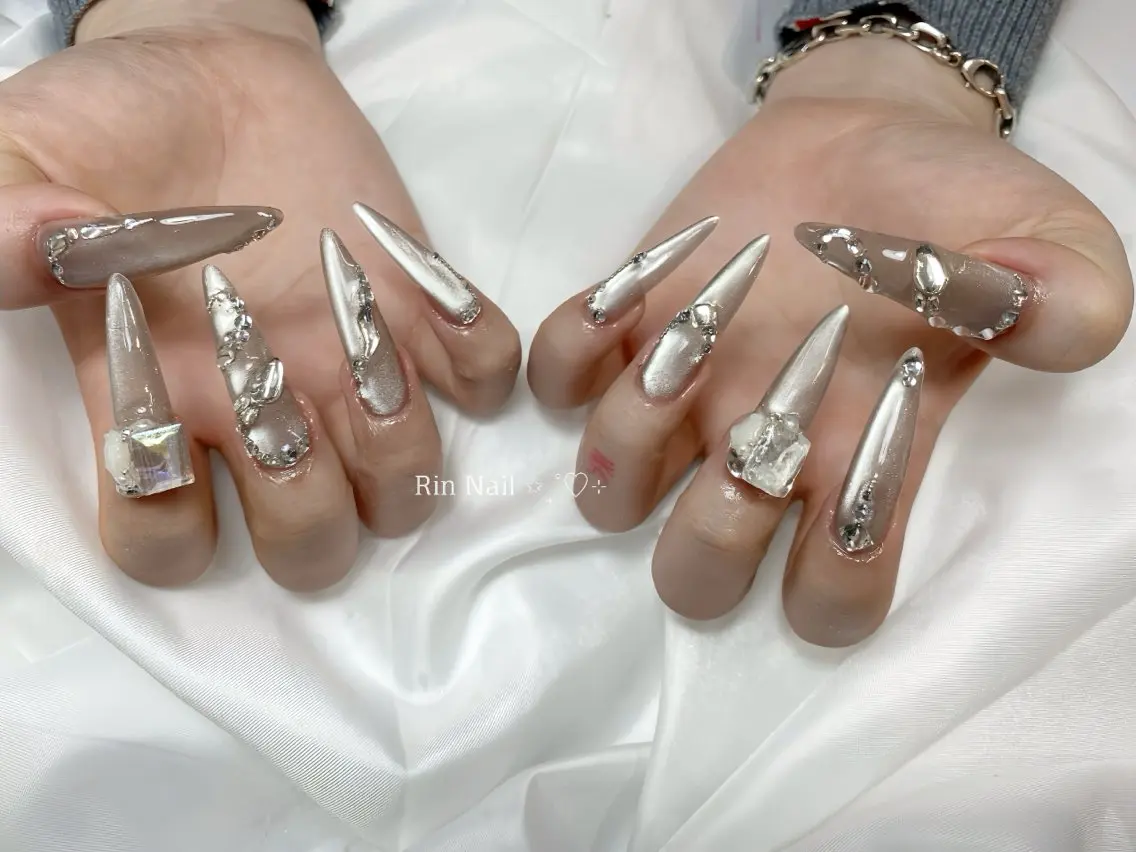ネイル ボルドー フレンチネイル グラデーション キラキラネイル 韓国ネイル ハンドネイル Rin Nail Shinokuboのネイルデザイン