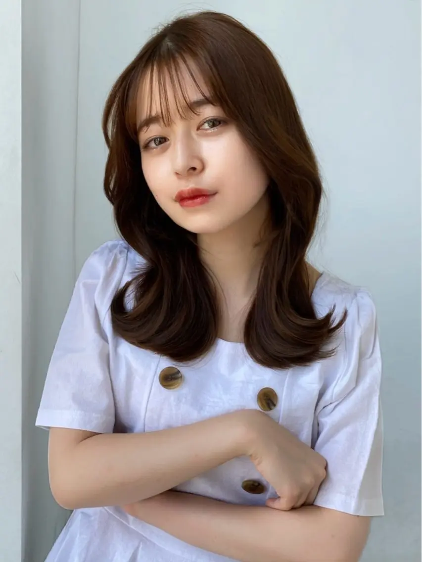 ミディアム カット ヘアカラー トリートメント 似合わせレイヤー モテカラー🤍三科のヘアスタイル