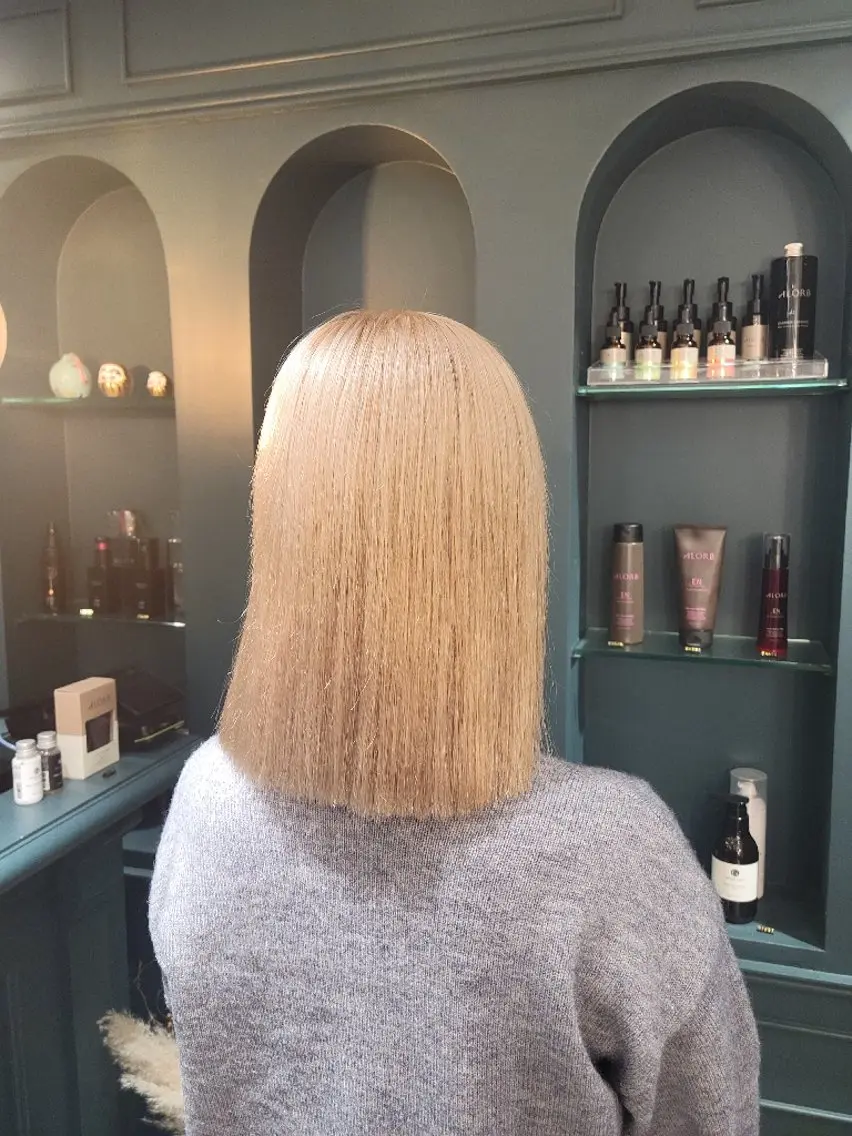 ミディアム カラー ベージュカラー ホワイトベージュ ヘアカラー 【メンズ/レディース ✂️】momo🌷のヘアスタイル