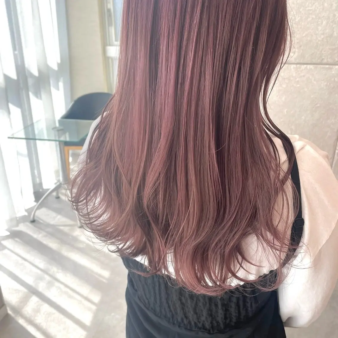 ロング カラー 🌈コテ巻き風パーマ LOHASせいな🌈のヘアスタイル