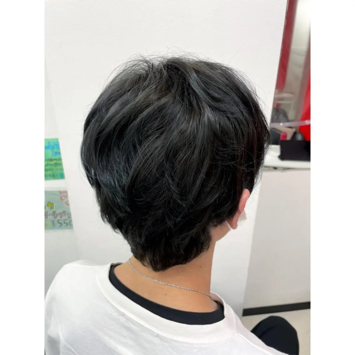 ショート カラー メンズ 黒髪 ブルーカラー ブルーブラック 粟野 裕稀のヘアスタイル