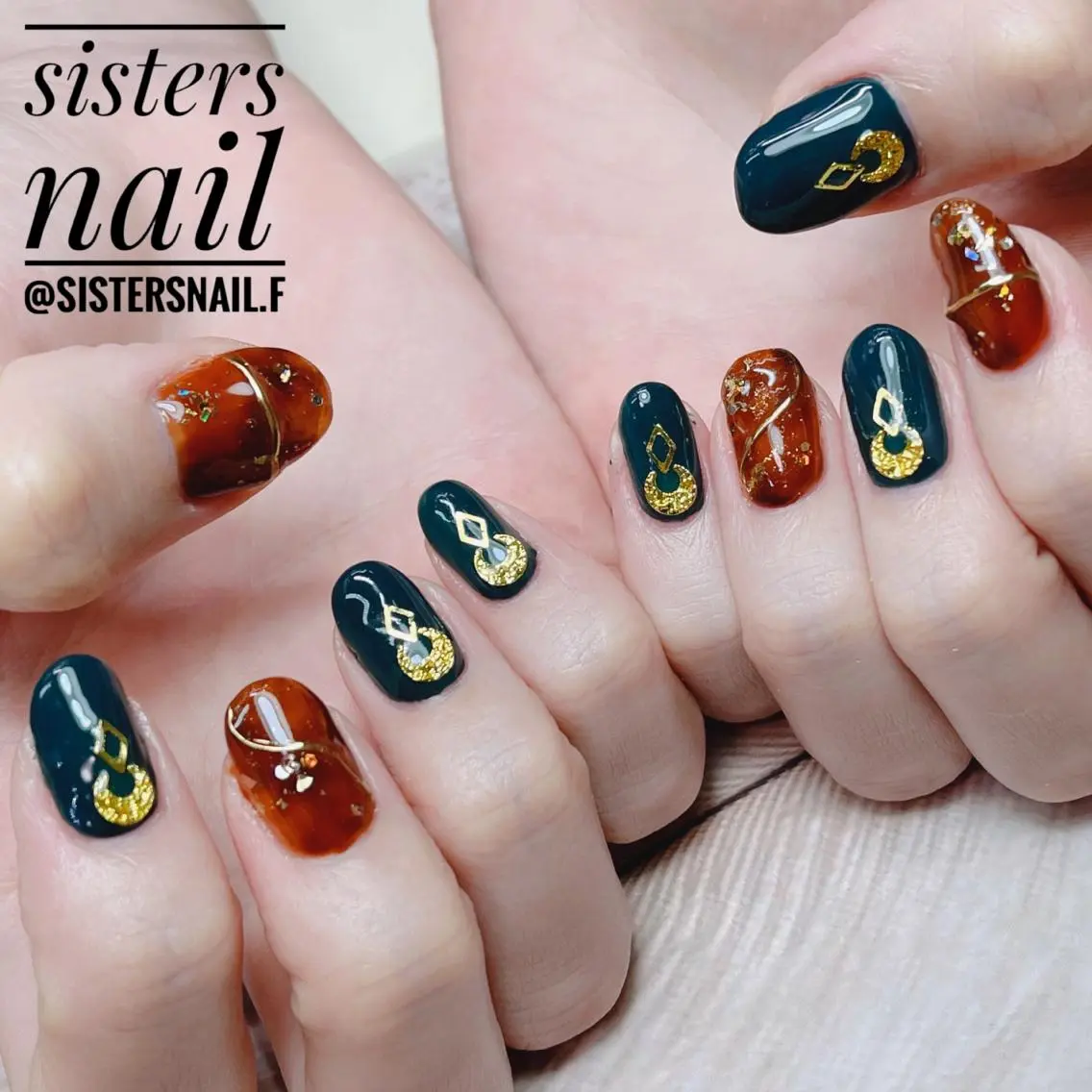 ネイル アートネイル べっ甲ネイル グリーン ホログラムネイル ニュアンスネイル sisters nail.fのネイルデザイン