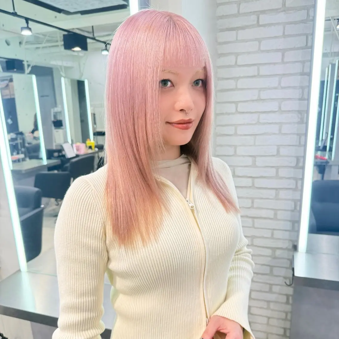 【💫5月限定💫】似合わせカット🥂+透明感ケアブリーチカラー🧼+補習トリートメント🫧の写真