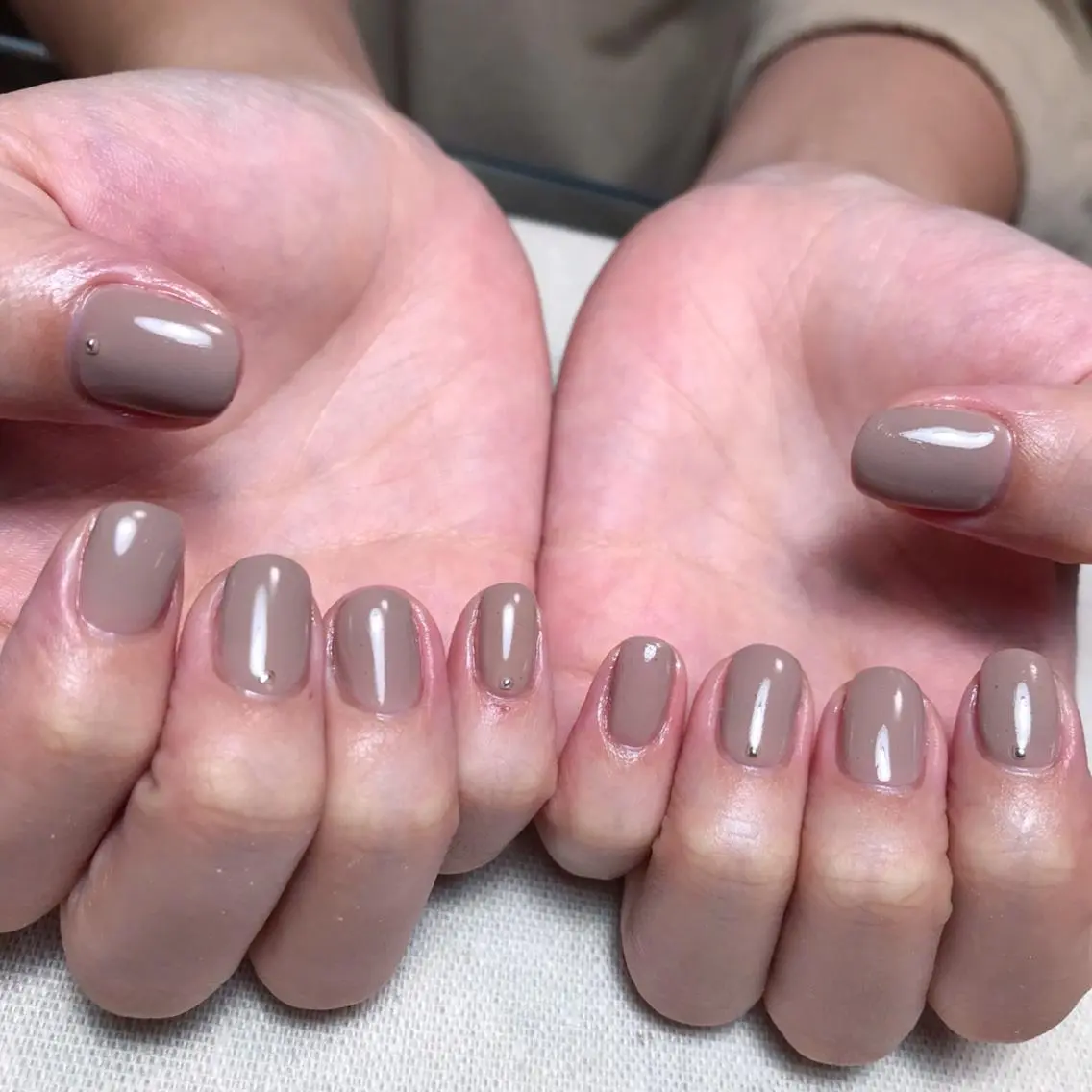 ネイル ブラウン ワンカラーネイル chai nail & eye📍鶴橋のネイルデザイン