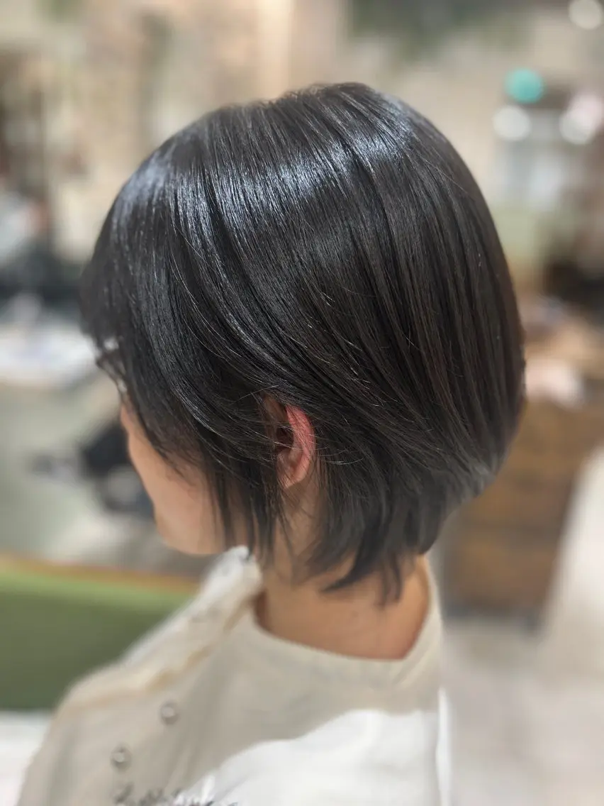 ショート くびれヘア 酸性ストレート特化× 艶髪師/及川のヘアスタイル