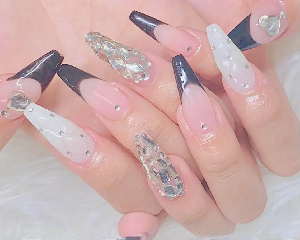 ネイル チークネイル 長さ出し フットネイル 韓国ネイル マグネットネイル ハンドネイル ハンドケア AN NAIL _HOAのネイルデザイン