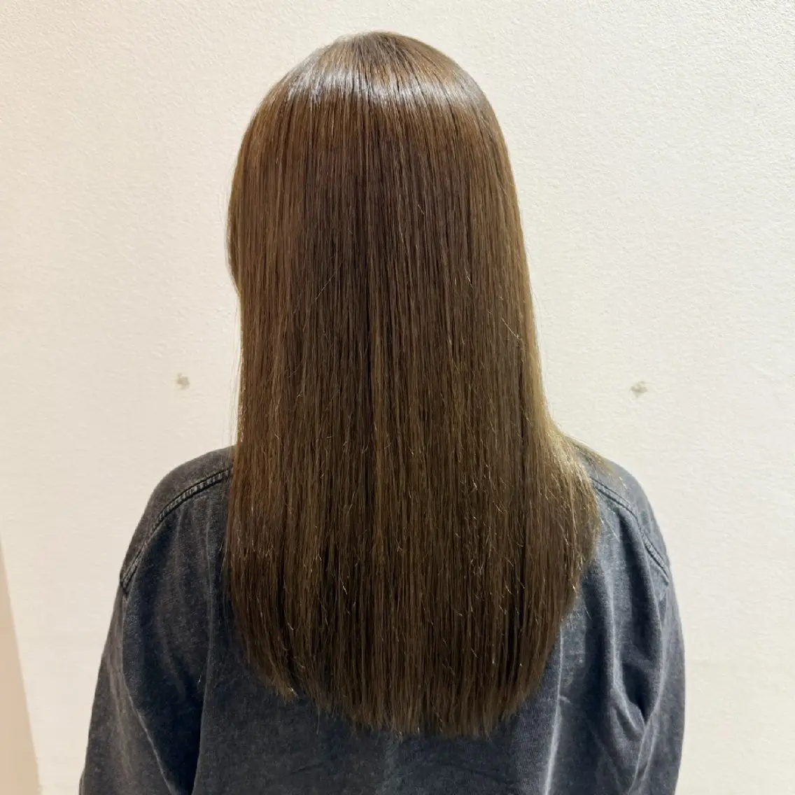 【垢抜け透明感🌿】オリーブカラーで柔らかく大人っぽい印象に♡の写真