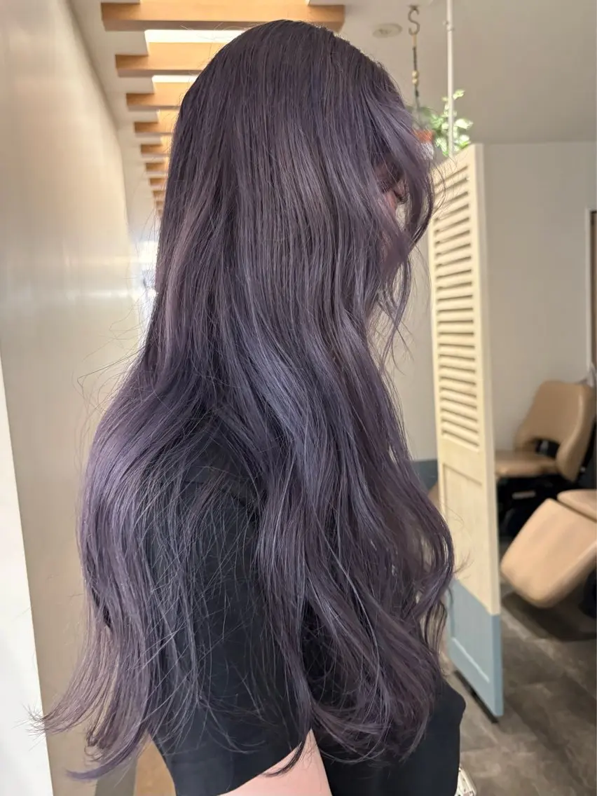 セミロング パープルカラー ヘアカラー リカ/ハイトーン ・オリーブ🍀のヘアスタイル