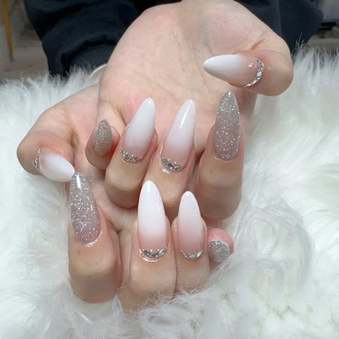 ネイル ハンドネイル 🎀nana🫧 ワンホンネイル🎀のネイルデザイン