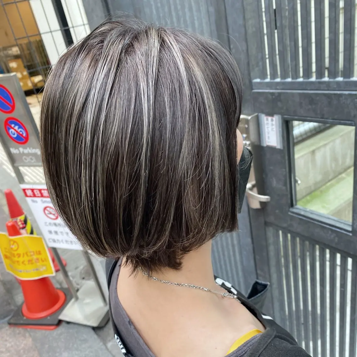 ショート カラー アッシュ バレイヤージュ ベージュカラー ブリーチ ケアブリーチ 髪質改善カラー韓国風 レイヤーtudaのヘアスタイル