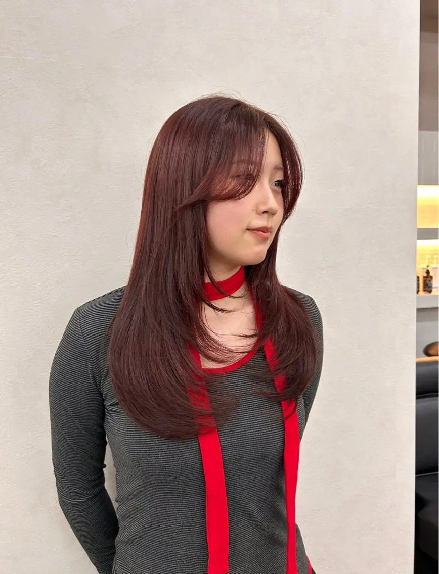 セミロング カラー 🌷横浜/レイヤー /艶カラー🌷のヘアスタイル