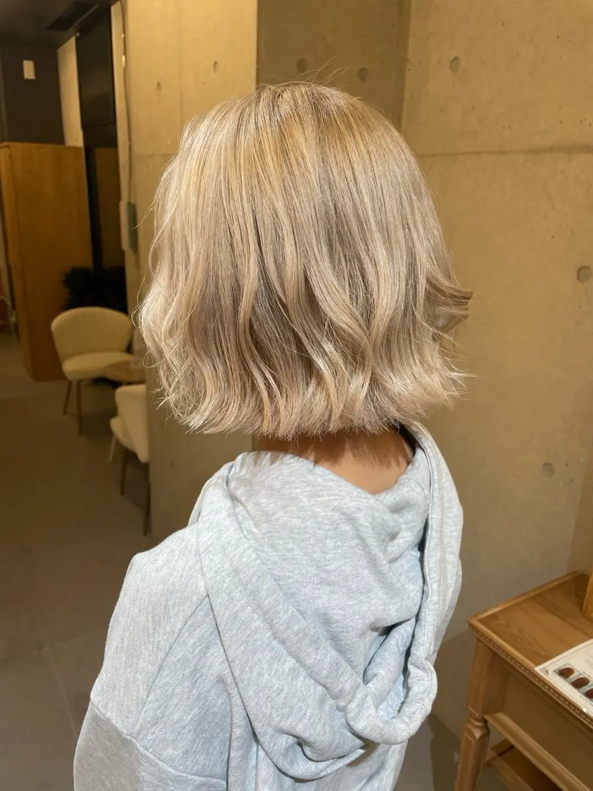 ショート カラー ブリーチ ヘアカラー トリートメント 羽田翔大/ブリーチ/ レイヤー/店長のヘアスタイル