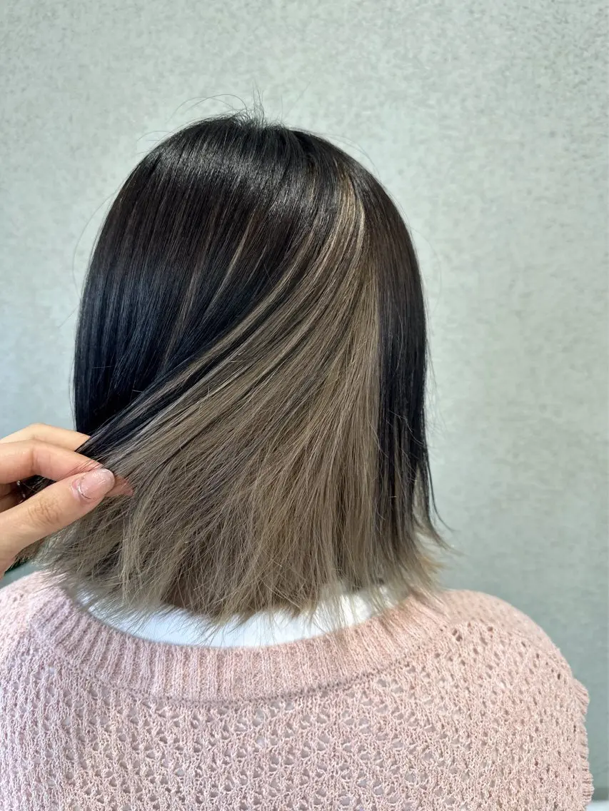 ショート カラー ベージュカラー ブリーチ インナーカラー ヘアカラー 阿部 美咲のヘアスタイル