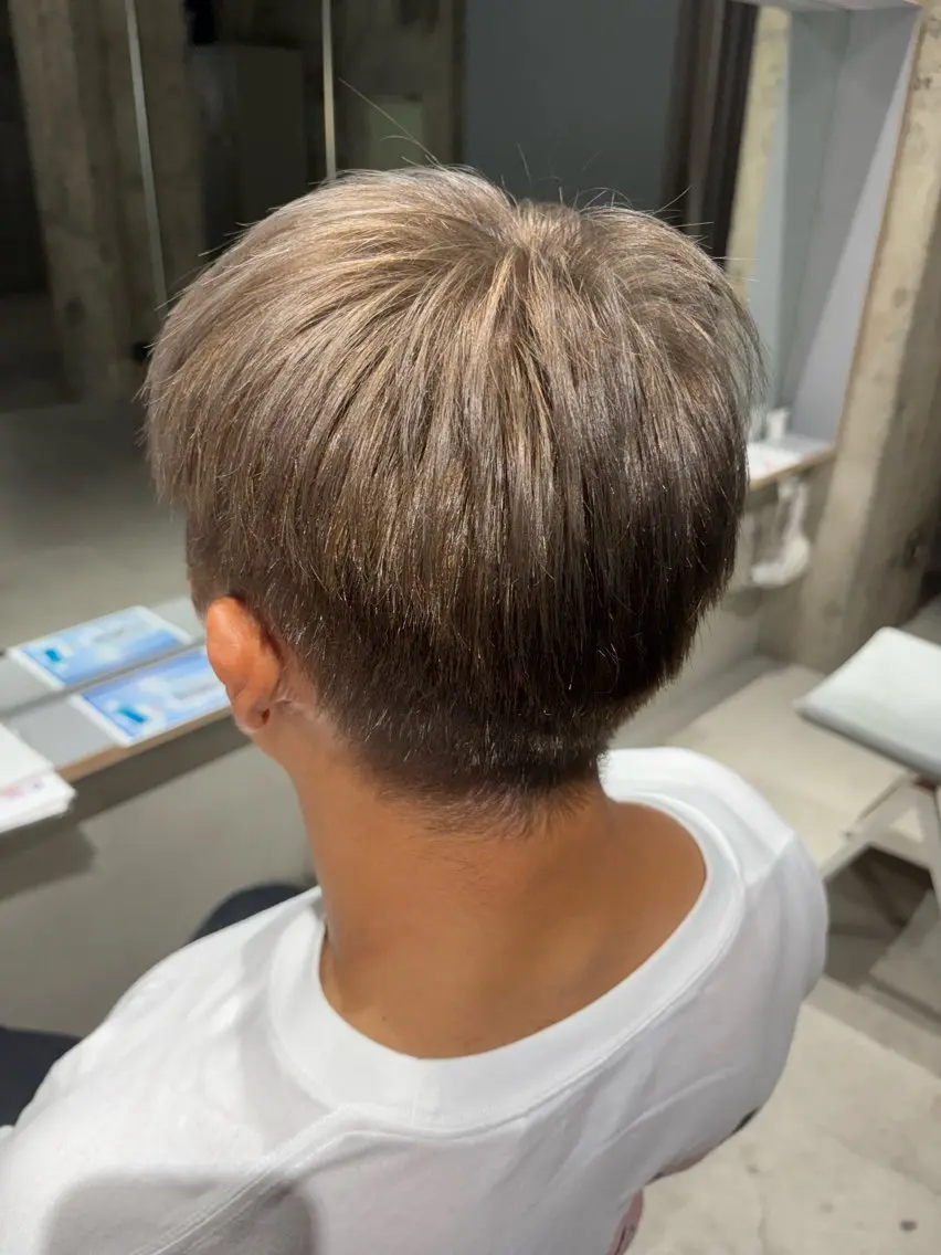 カラー メンズ メンズブリーチ メンズハイトーン ベージュカラー ブリーチ ハイトーンカラー ヘアカラー 玉置七海✨ ／透明感／髪質改善のヘアスタイル