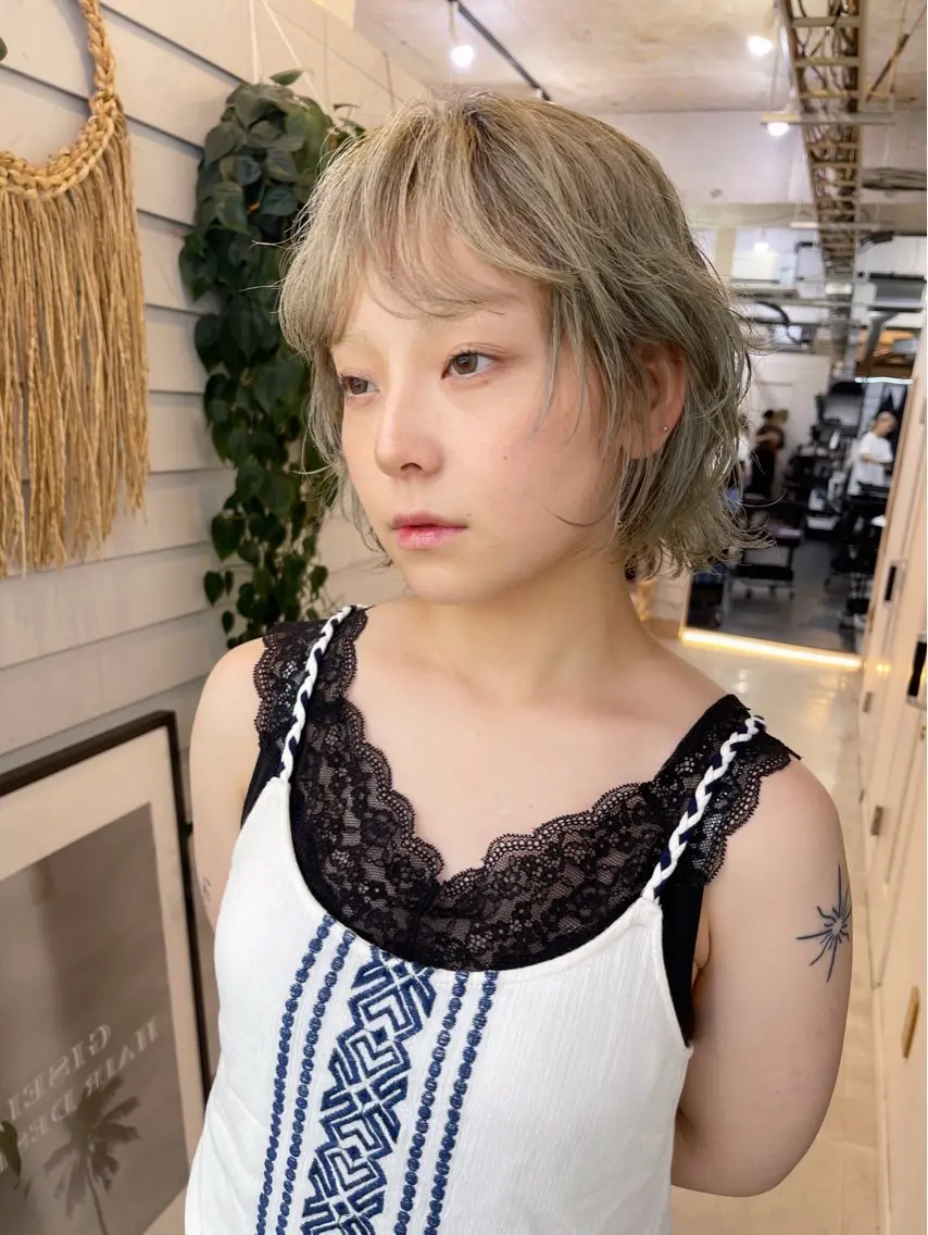 ミディアム カラー デザインカラー デザインカット AiM 大名　似合わせカットのヘアスタイル