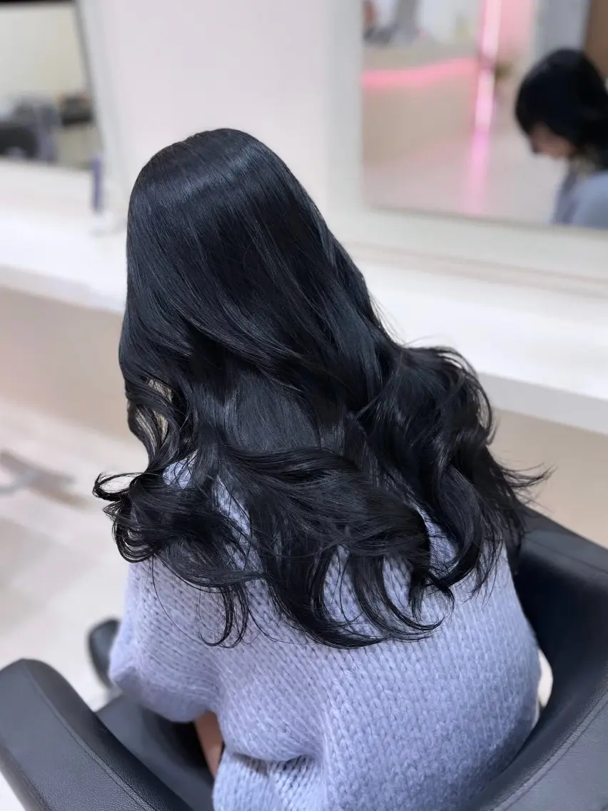 ロング 髪質改善 韓国風ヘア レイヤーカット 似合わせカット ヘアカラー トリートメント 縮毛矯正× ブルーブラック/池袋のヘアスタイル