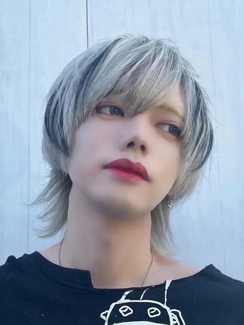 ショート カラー 黒髪 ブリーチ ケアブリーチ ダブルカラー グラデーションカラー カット ヘアカラー 💎ルフレ歌舞伎町 💎プルエクステのヘアスタイル