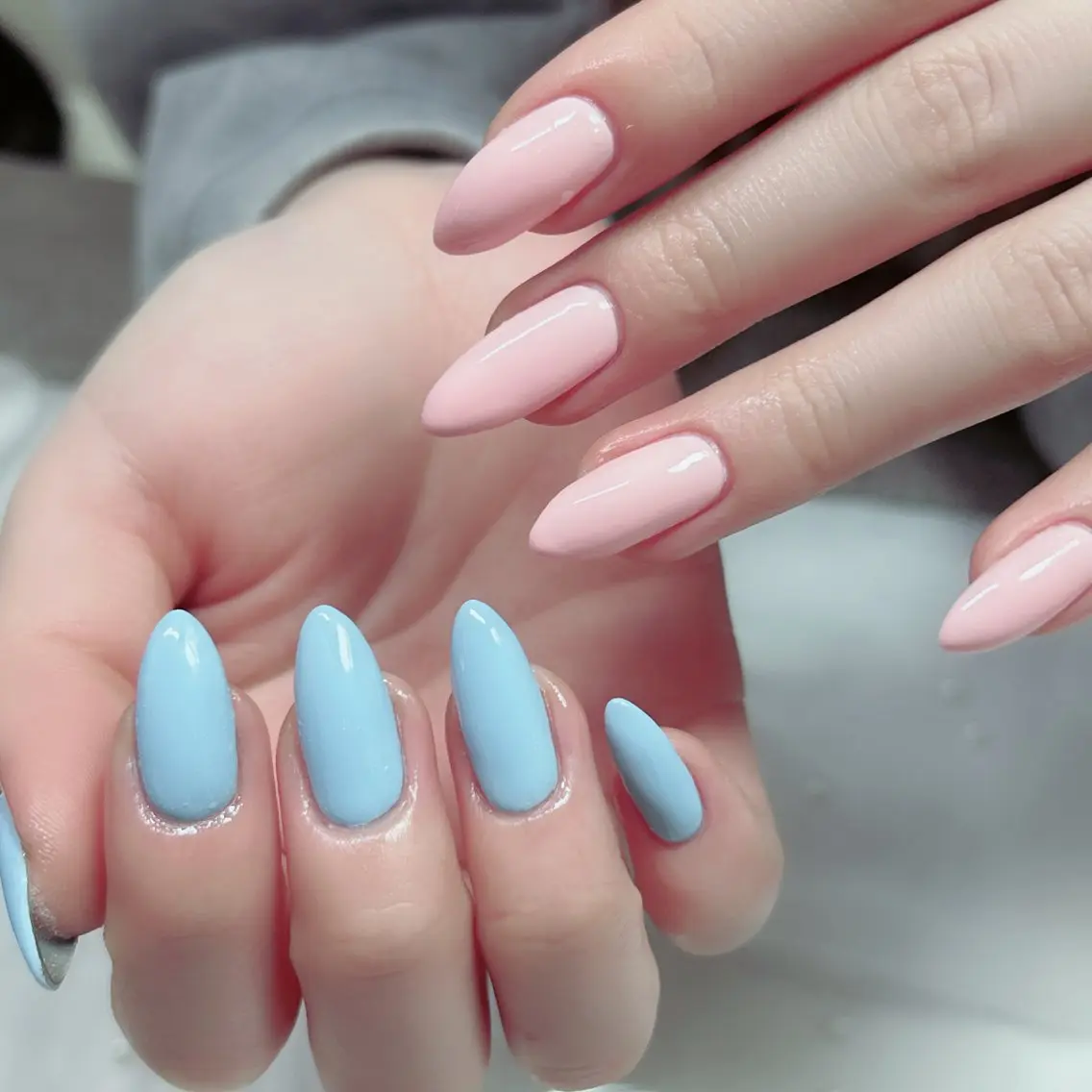 ネイル オーロラネイル フラワーネイル フレンチネイル キラキラネイル ラメ(グリッター) ハンドネイル Cute Tips nailのネイルデザイン