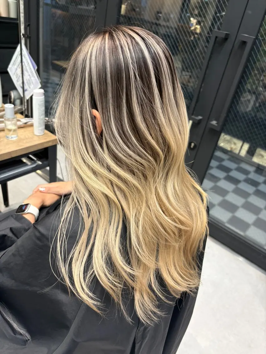 ロング カラー ヘアカラー ♡ハイライトカラー shinri♡のヘアスタイル