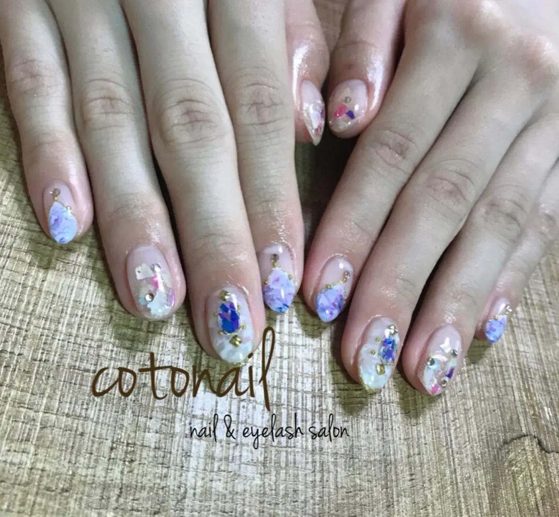 ミディアム ネイル アートネイル ハンドネイル ツメトマツゲ .のネイルデザイン