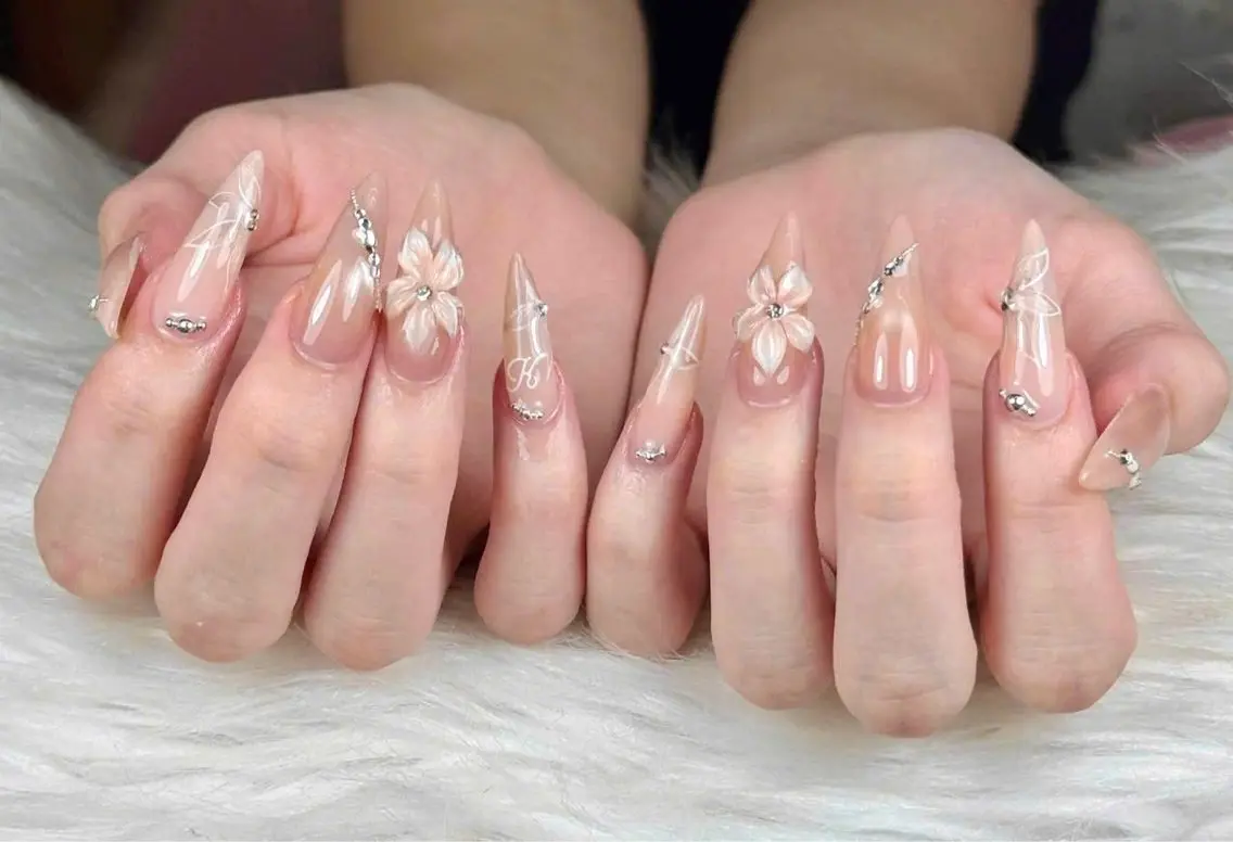 ネイル アートネイル ボルドー フレンチネイル ジェルネイル 氷ネイル・うるうるネイル ハンドネイル Julie NailSalonのネイルデザイン
