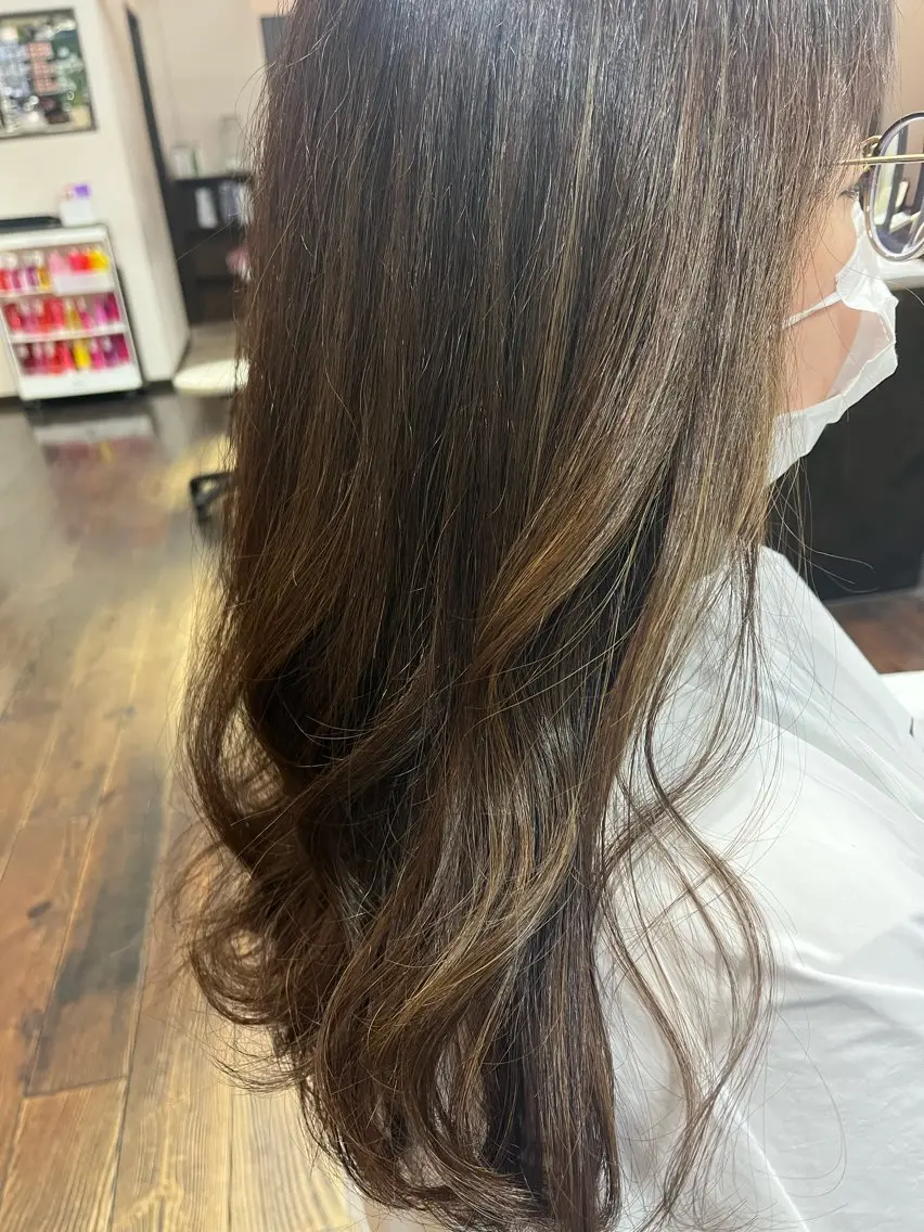 ロング カラー ベージュカラー ハイライトカラー ハイライト ヘアカラー 本多結香/レイヤー /ハイライトカラーのヘアスタイル