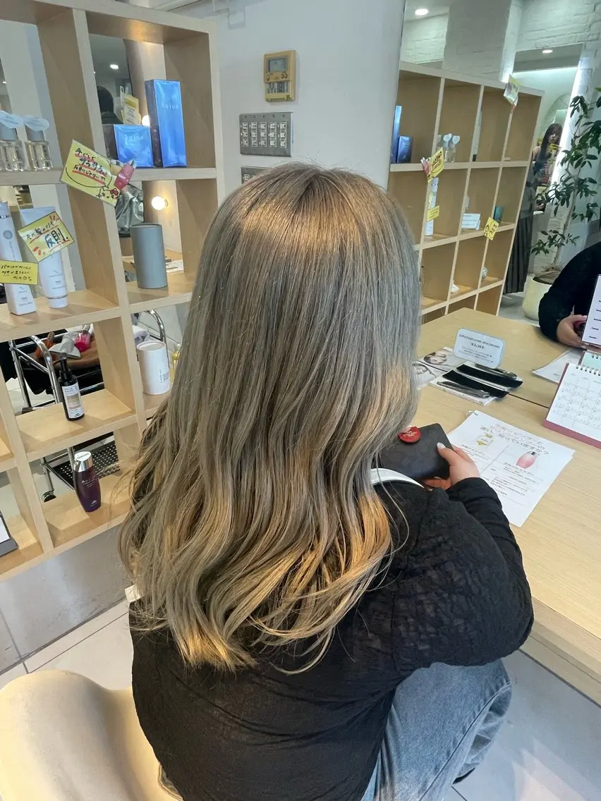 セミロング ❤︎韓国レイヤー❤︎ アカリのヘアスタイル
