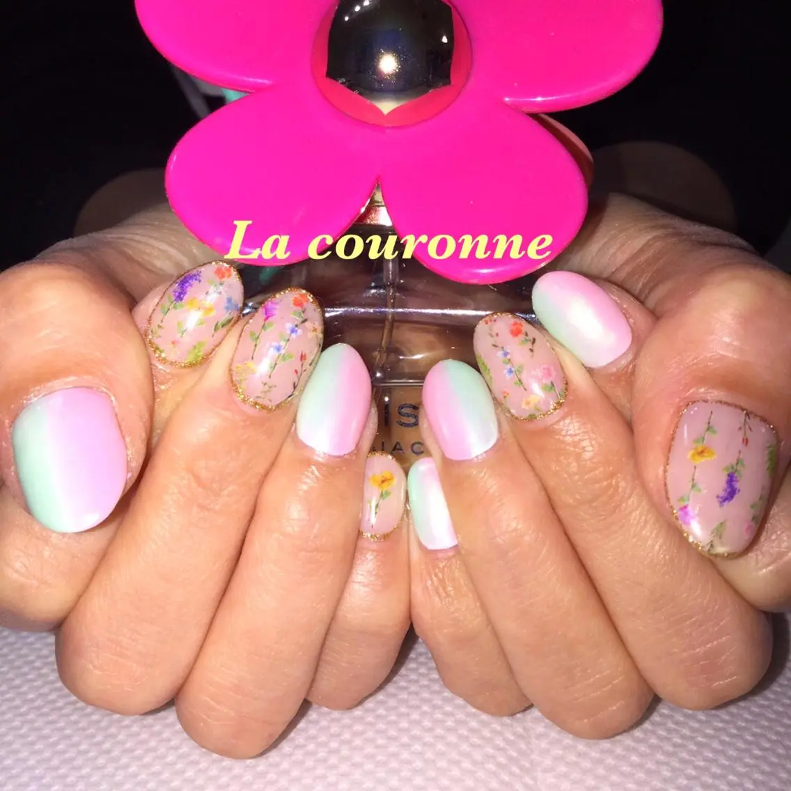 ネイル オーロラネイル ハンドネイル Lacouronne NATSUMIのネイルデザイン