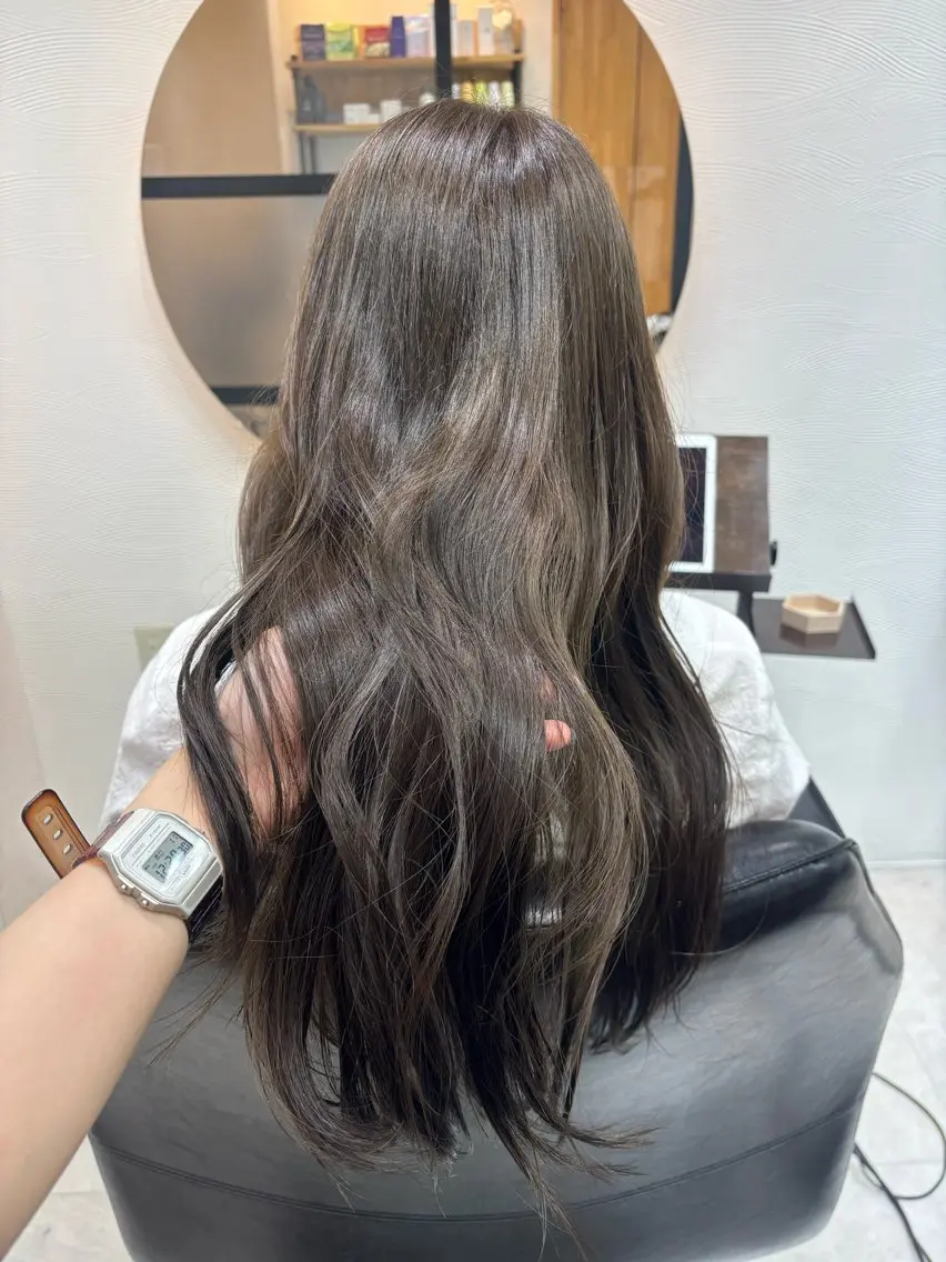 ロング カラー ベージュカラー オリーブベージュ カット ヘアカラー トリートメント 🍒透明感カラー NO.1/ララ🍒のヘアスタイル