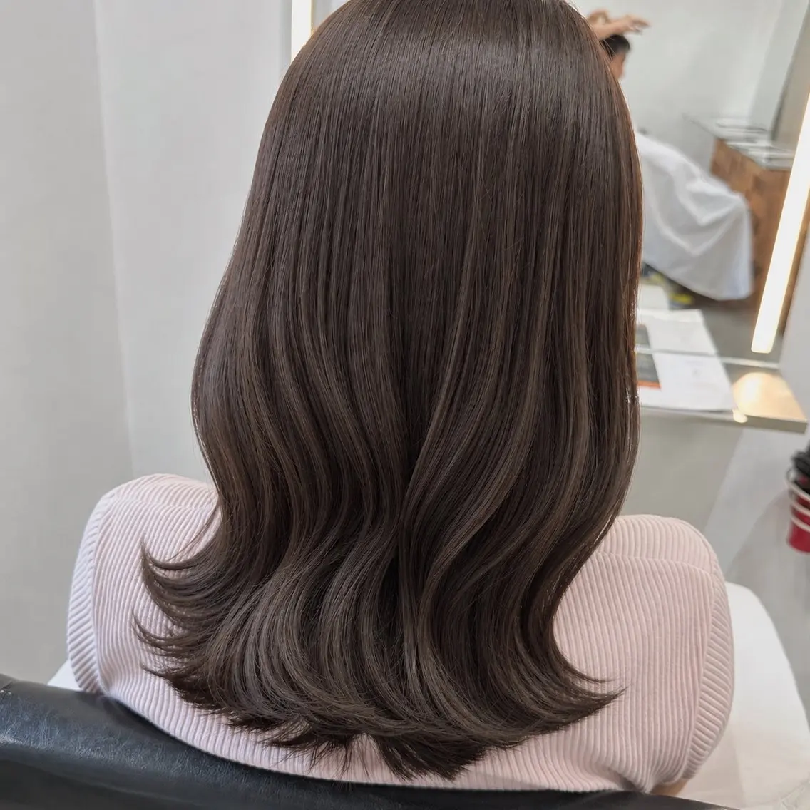 セミロング カラー ベージュカラー ブリーチ ダブルカラー ラベンダーカラー ラベンダーベージュ カット ヘアカラー トリートメント 似合わせレイヤー カット/KANNAのヘアスタイル