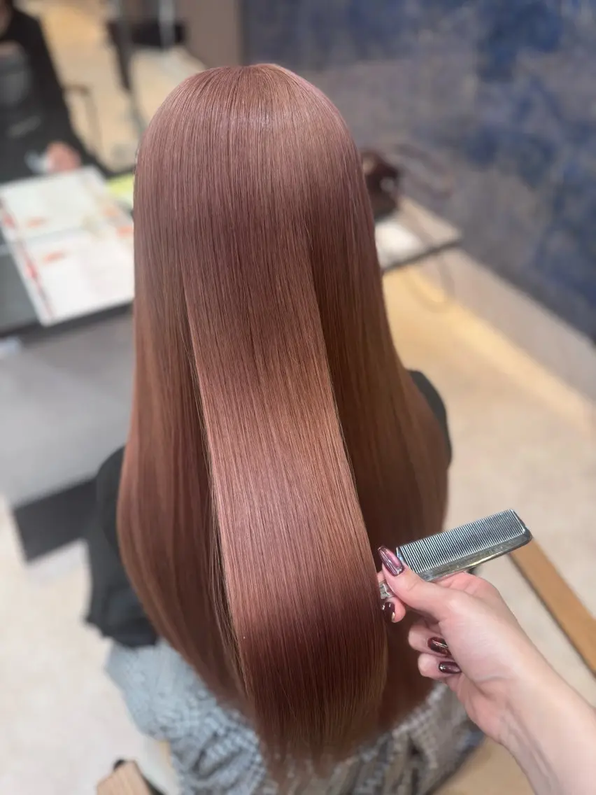 ロング カラー ベージュカラー ブリーチ ハイトーンカラー ピンクカラー ピンクベージュ ヘアカラー トリートメント RYOKA♱似合わせ カラー / レイヤーのヘアスタイル