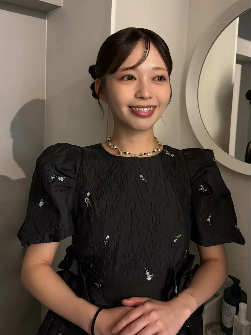 セミロング カラー ヘアアレンジ ヘアセット mina 🌷のヘアスタイル