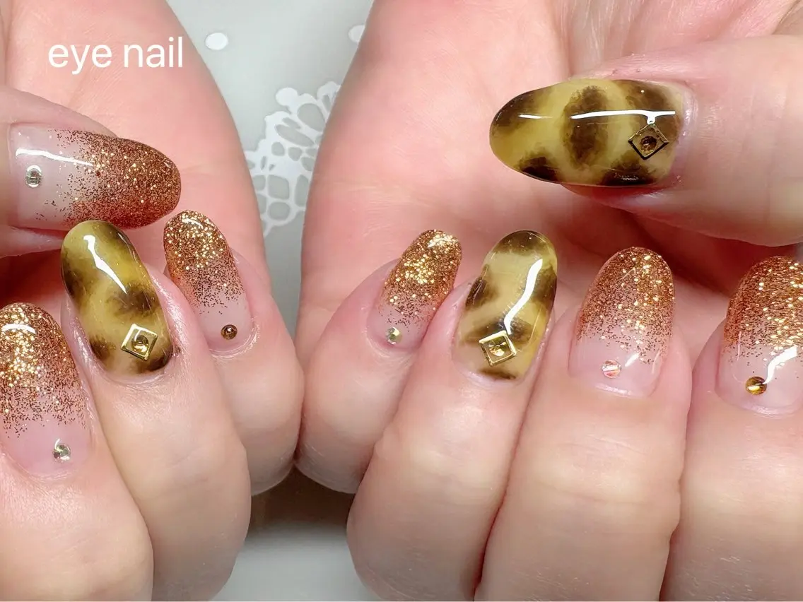 ネイル べっ甲ネイル ジェルネイル グラデーション ラメ(グリッター) ラメグラデーション Eye nailのネイルデザイン