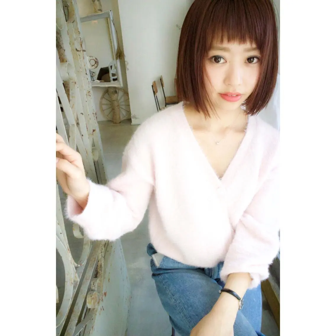 ミディアム カラー fio マナミのヘアスタイル