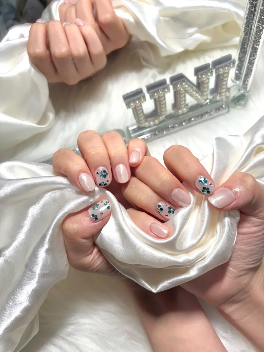 ネイル ミラーネイル Uni. kのネイルデザイン