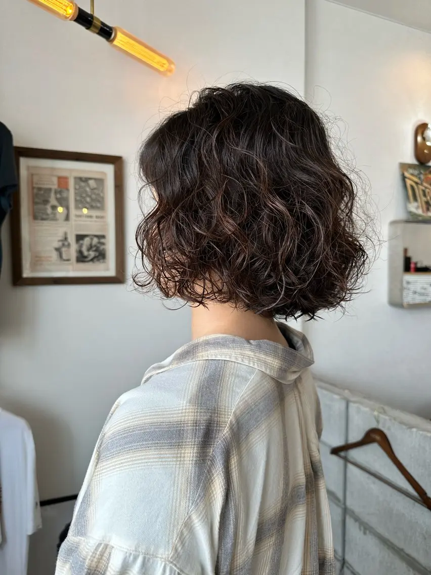 ミディアム パーマ ミディアムパーマ スパイラルパーマ 岩村 夏姫のヘアスタイル