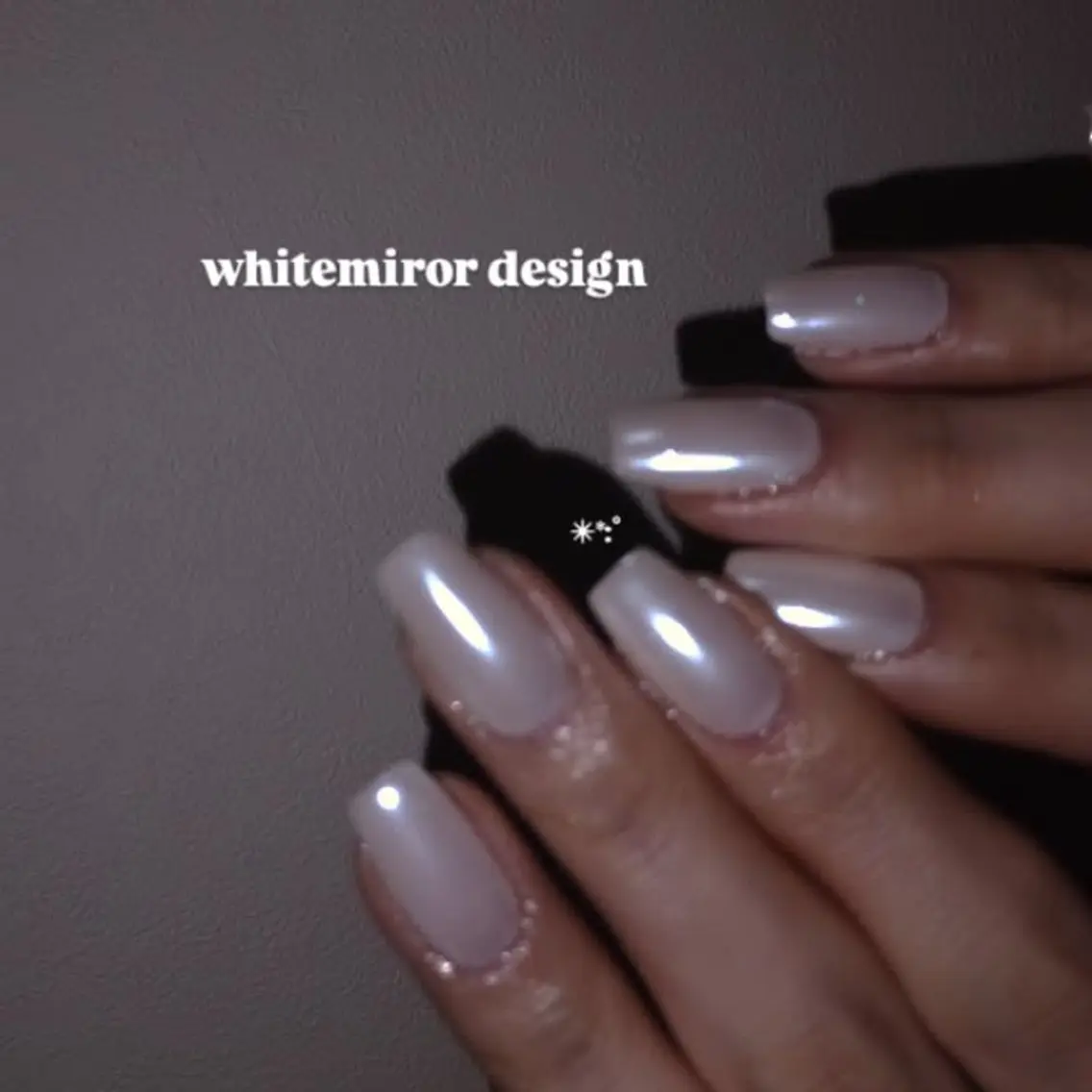 ネイル ミラーネイル ハンドネイル 424 nailsのネイルデザイン