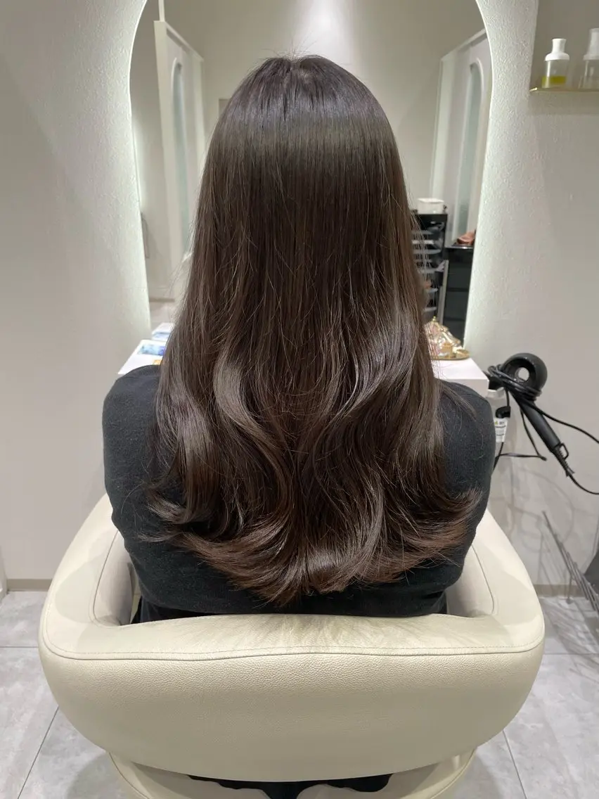 ロング カラー グレージュ オリーブグレージュ オリーブグレー カット ヘアカラー トリートメント 🌷tocca Mai🌷のヘアスタイル