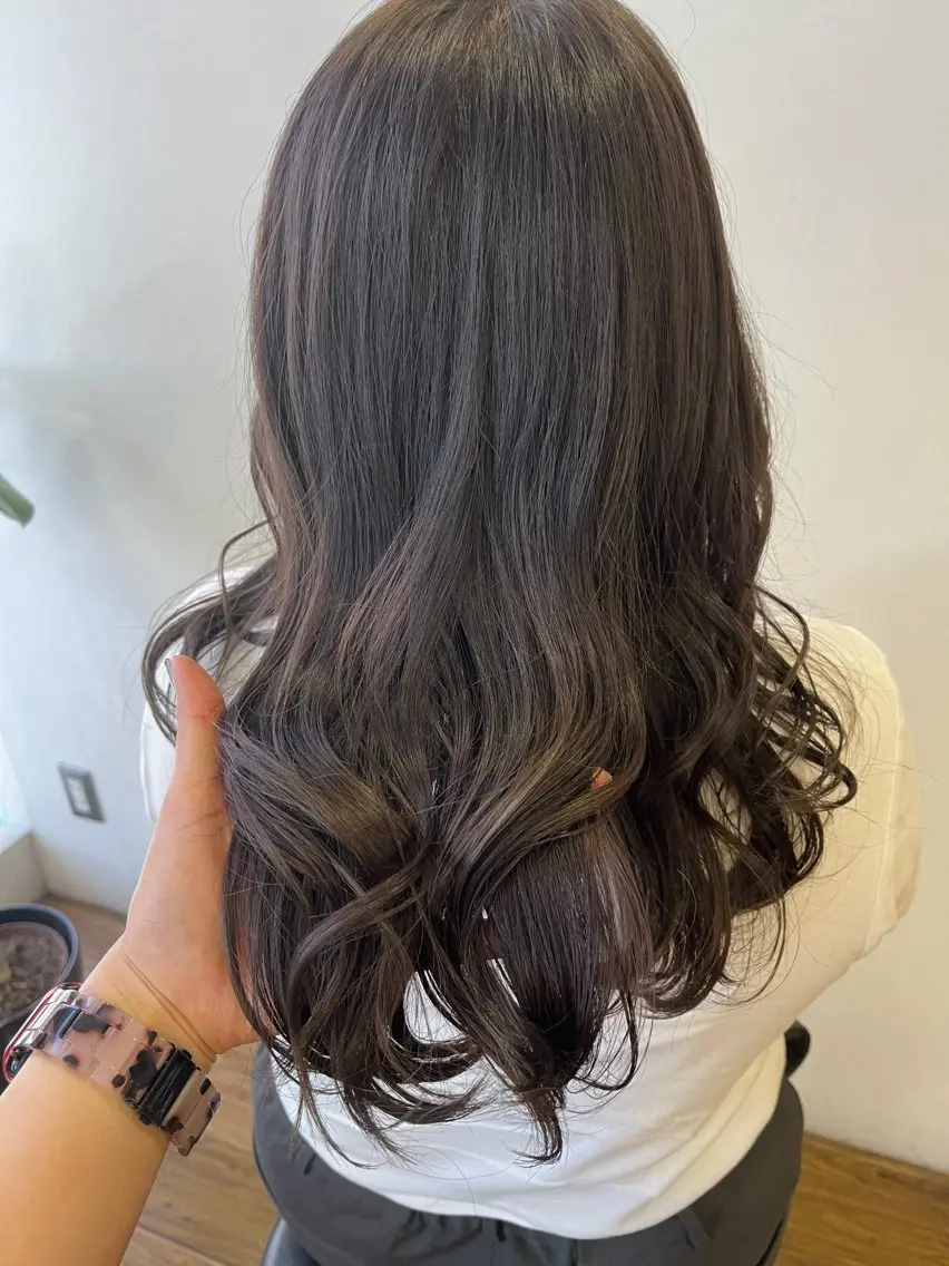 ロング 田中 結月のヘアスタイル