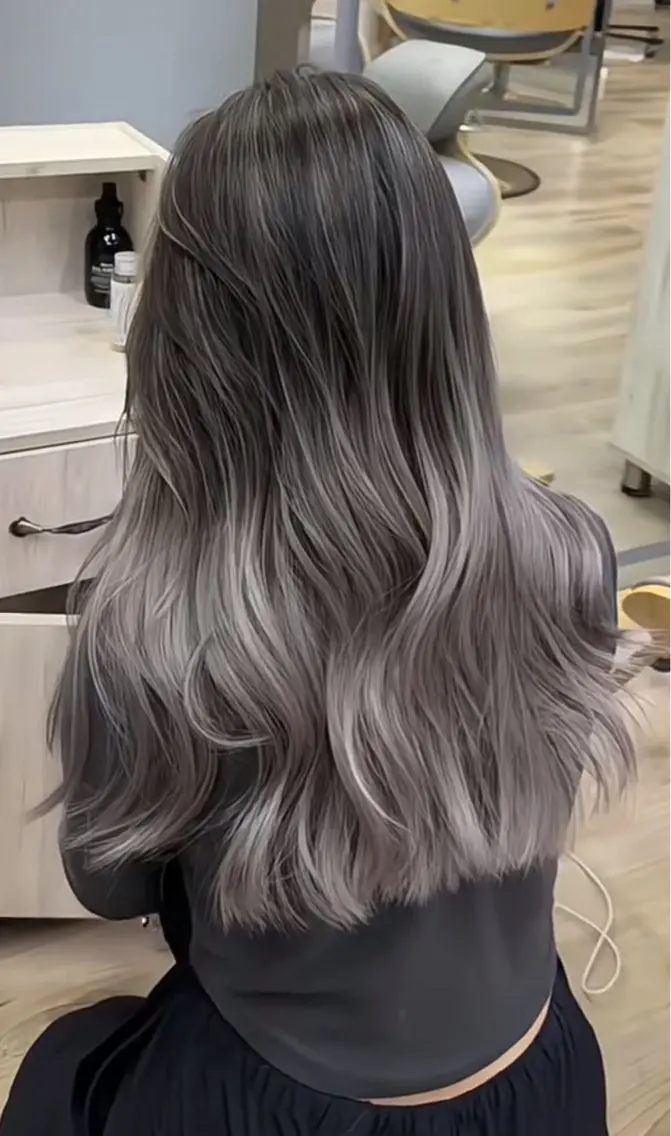 ロング カラー Haruka 🎀暖色カラーのヘアスタイル