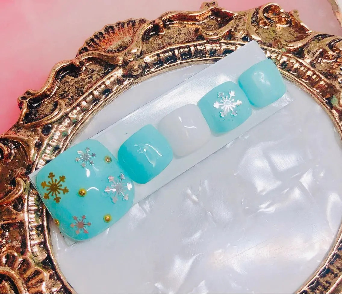 ネイル フットネイル フットネイル CROWN プライベートサロンのネイルデザイン