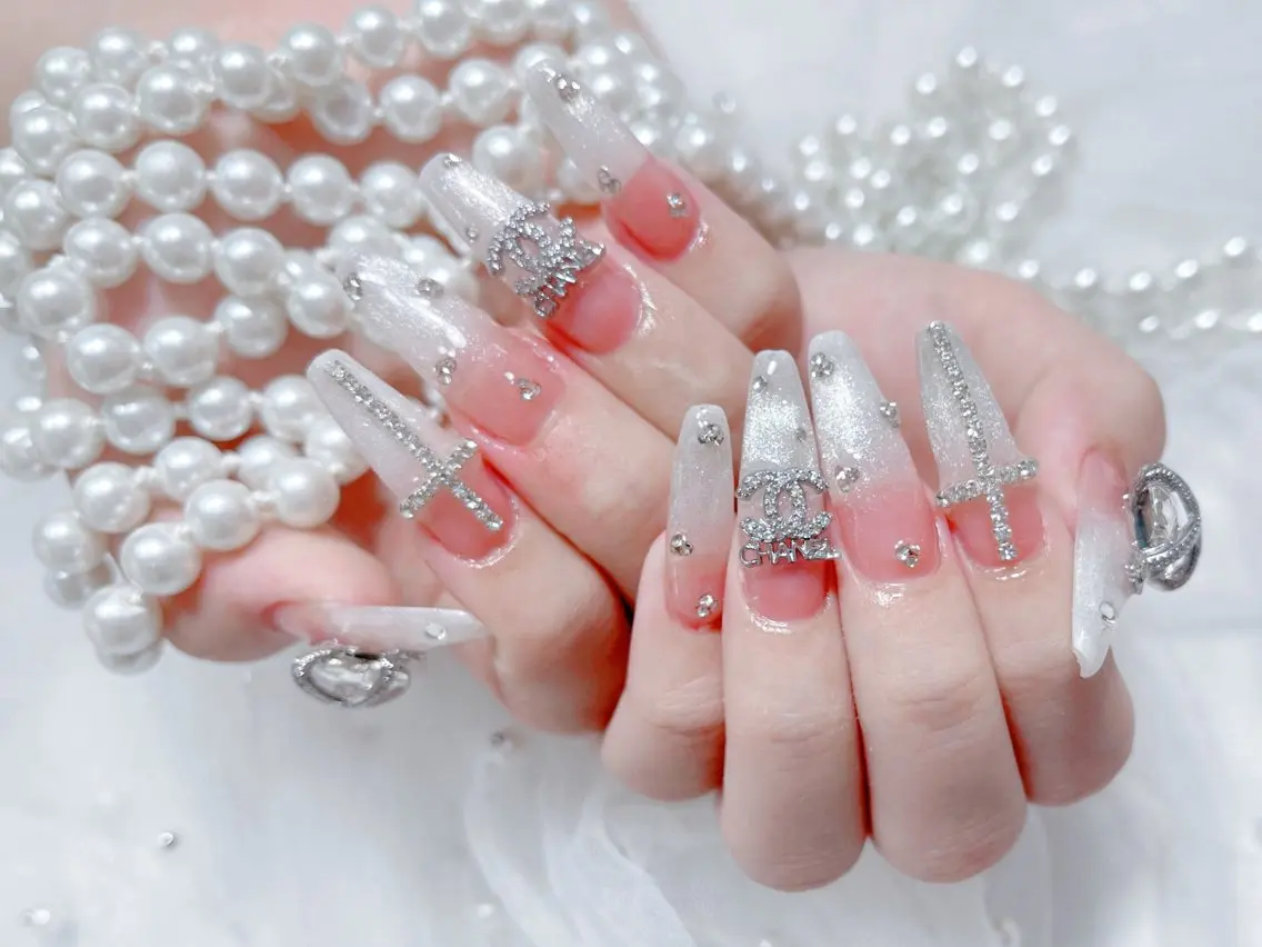ネイル ハンドネイル 🎀ネイルサロン エクラYUI🎀のネイルデザイン