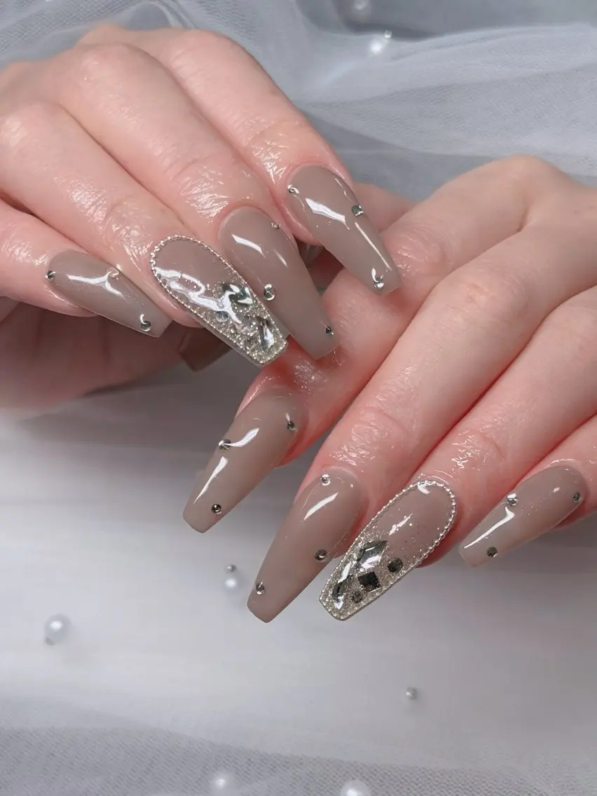 ネイル フレンチネイル ジェルネイル ガラスフレンチ ハロウィン ハート H.baby Nail Salonのネイルデザイン