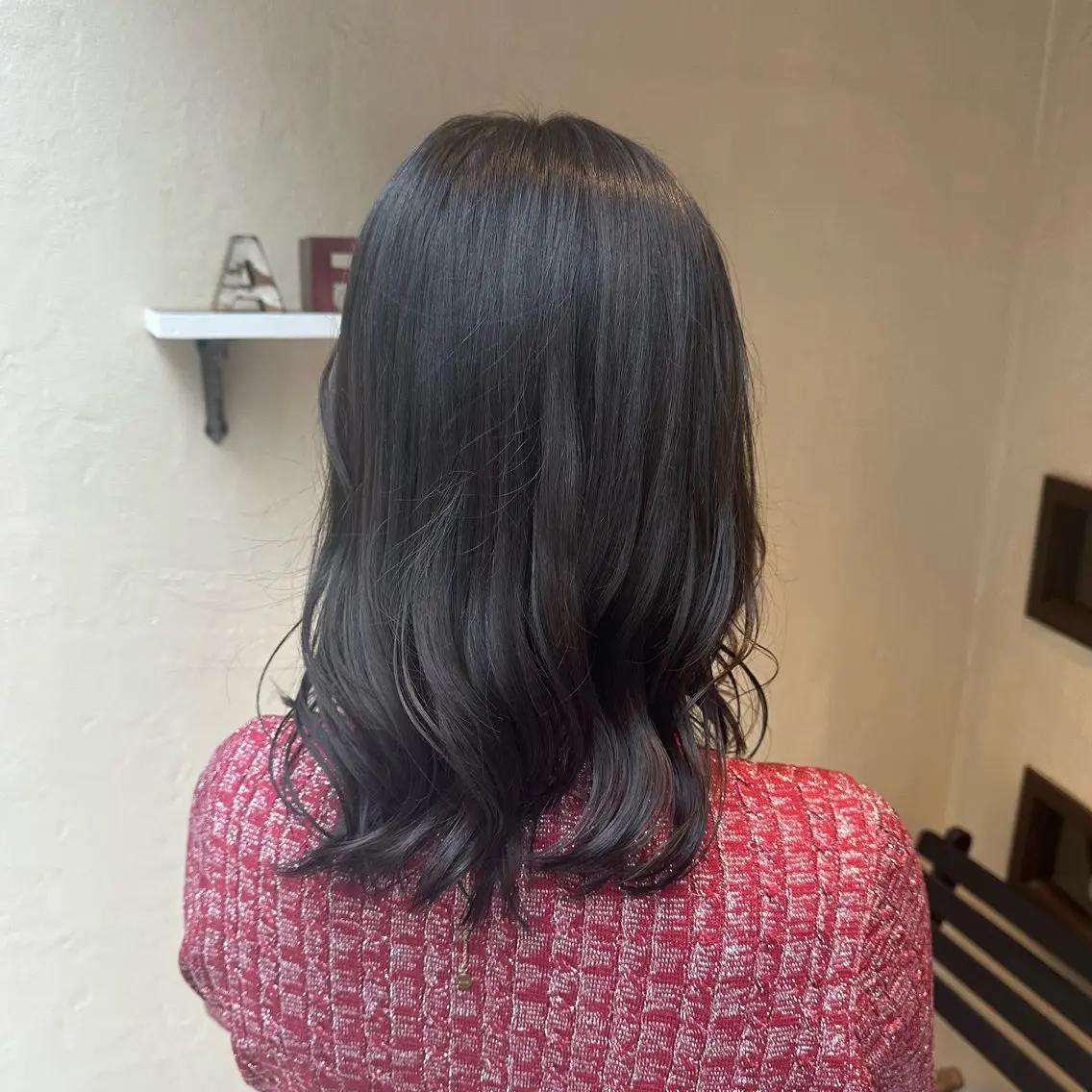 ミディアム カラー グレージュ オリーブグレージュ オリーブグレー 若林 美帆のヘアスタイル