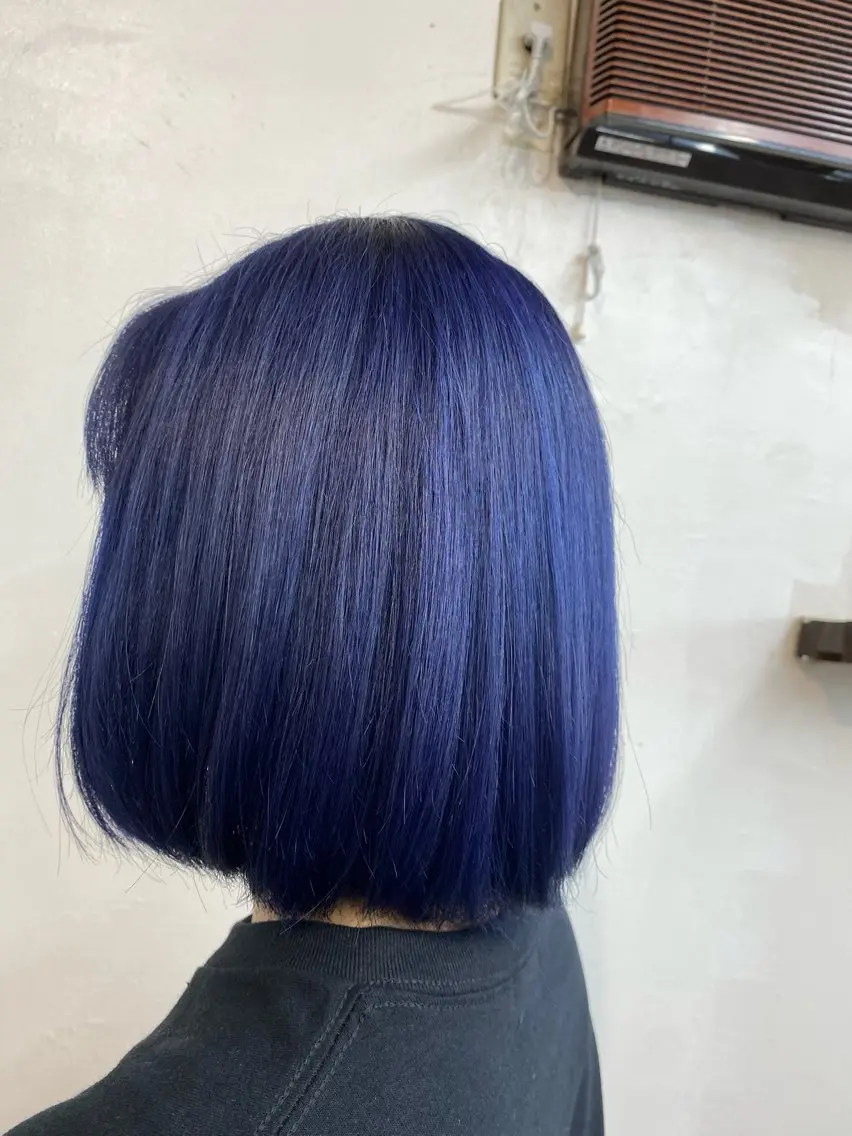 ショート カラー 腰越 麻奈のヘアスタイル