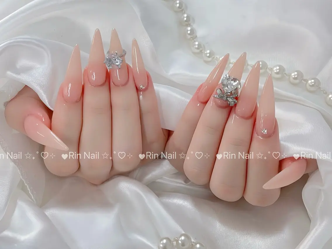 ネイル オーロラネイル チークネイル 桜ネイル クリアネイル ドット ハンドネイル Rin Nail Shinokuboのネイルデザイン