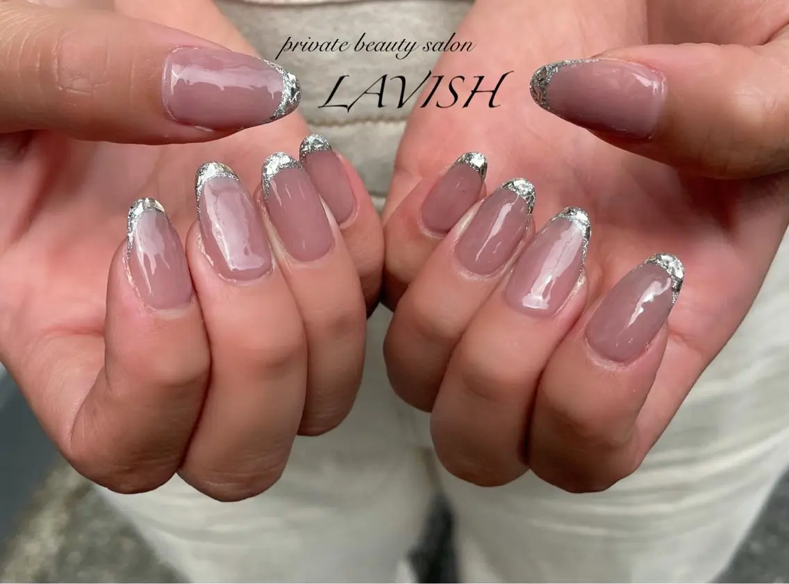 ネイル LAVISH 大和店 emi・:*+のネイルデザイン