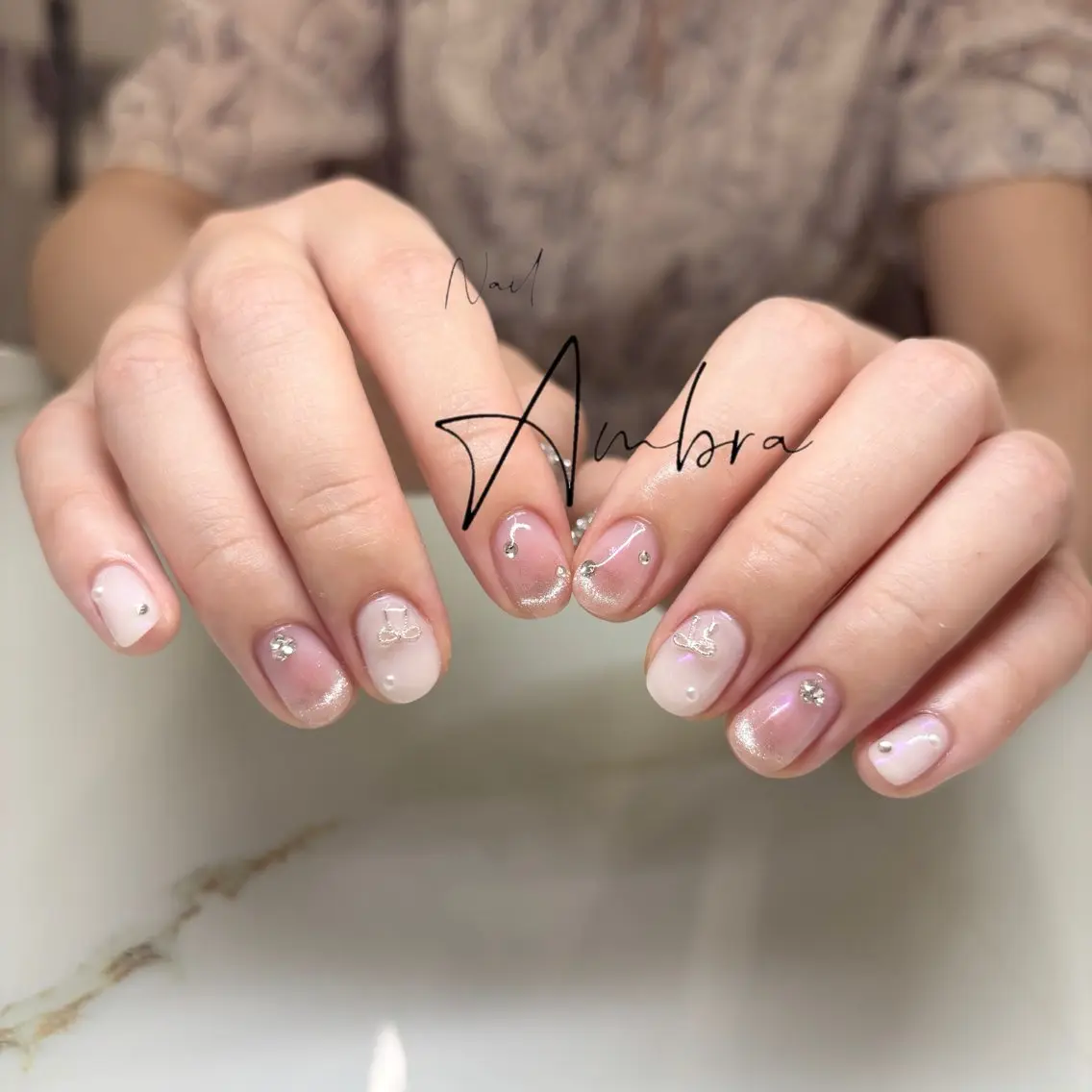 ネイル ガーリー ピンク ワンホンネイル ハンドネイル Nail Ambra Fusamiのネイルデザイン