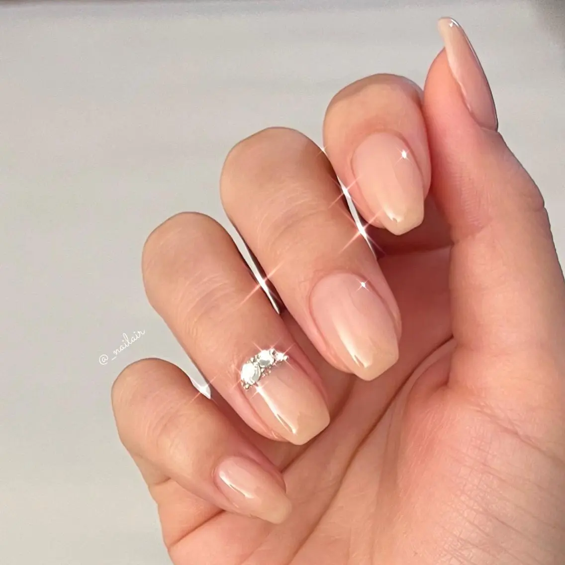 ネイル キラキラネイル オフィスネイル ハンドネイル 韓国ネイル専門店 NAIL BELLUのネイルデザイン